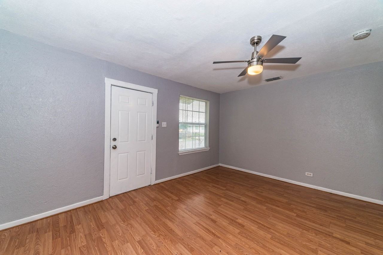 508 Bee St - Photo 6 of 26