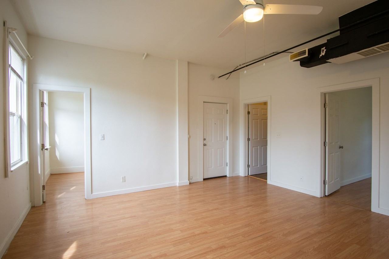 2044 N Kilpatrick St #210 - Photo 5 of 17