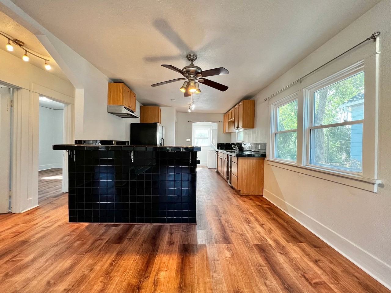 8th2122 (CW-NB) - Photo 2 of 18