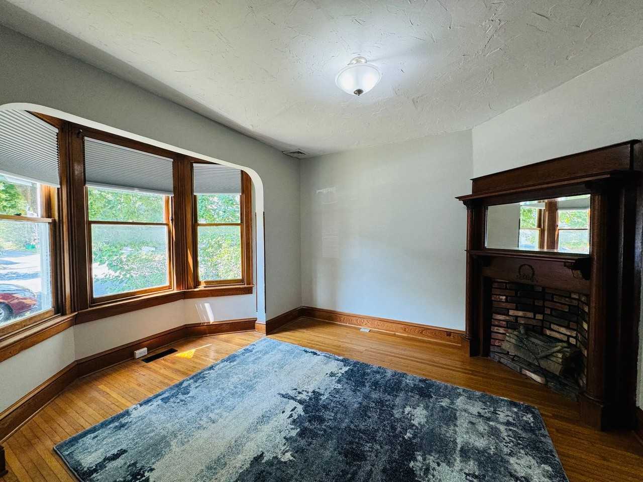 460 Park St - Photo 2 of 40