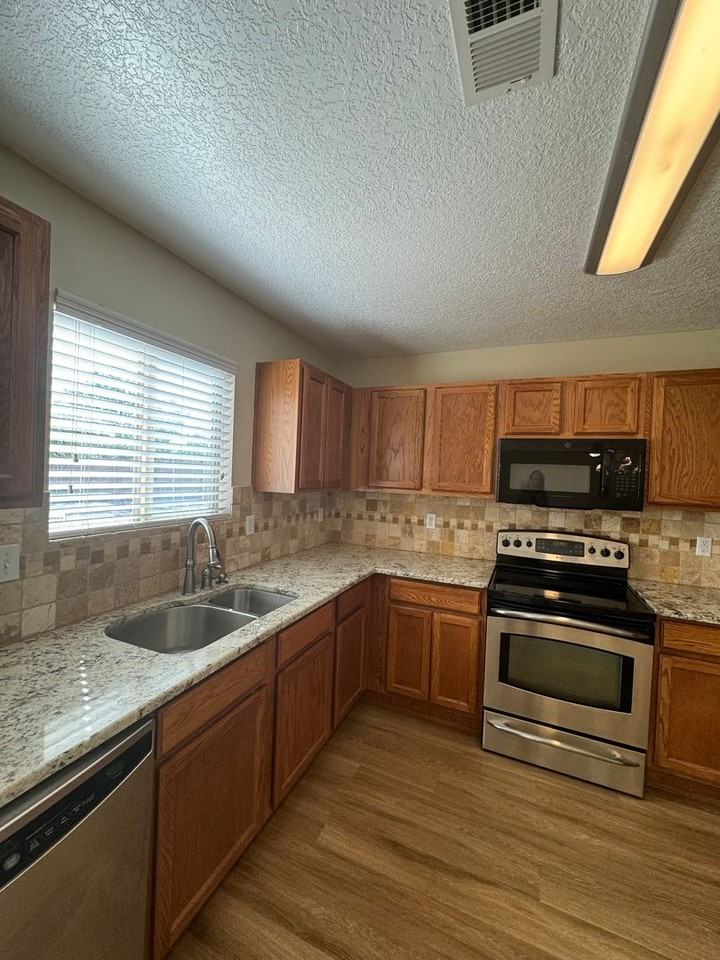 670 Purple Aster Ave Sw - Photo 6 of 31