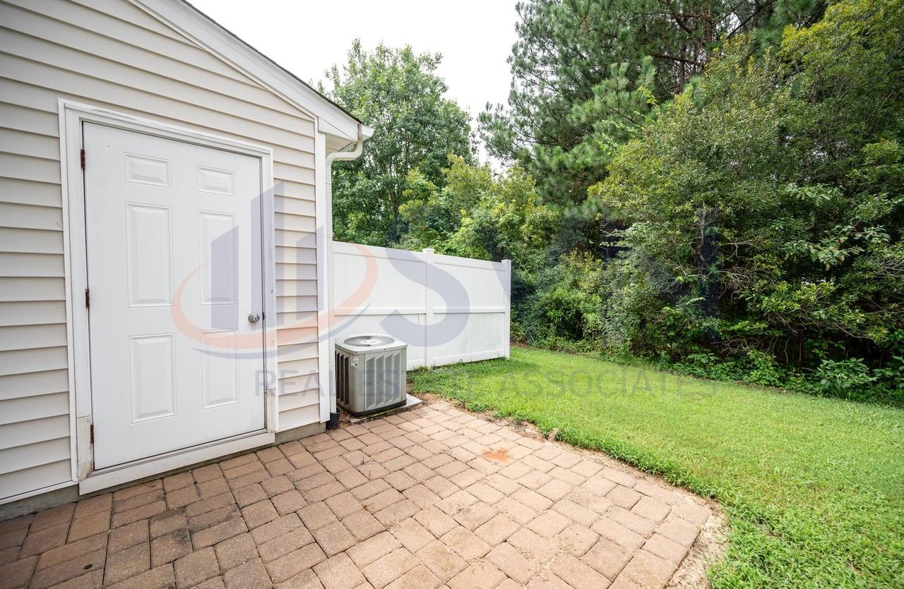 3107 Ivey Wood Ln - Photo 3 of 11