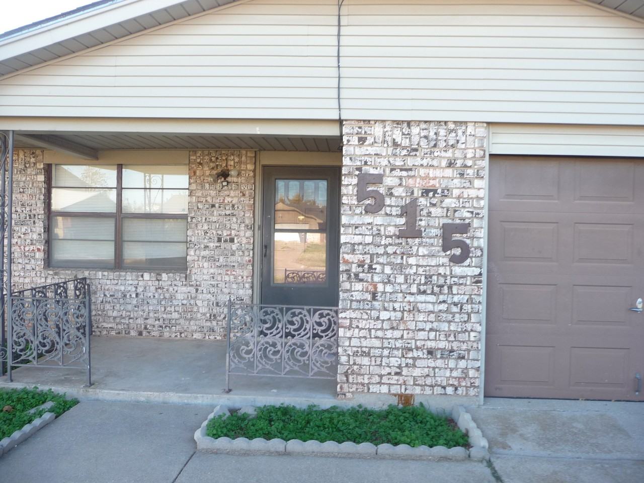 515 Sw 69th St - Photo 2 of 14