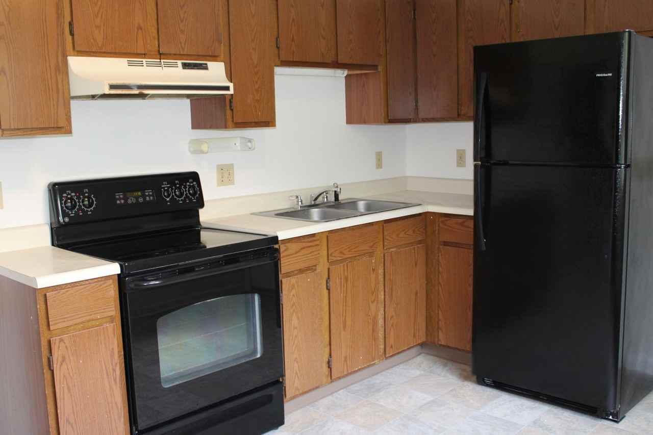 2772 Pineview Dr - Photo 2 of 15