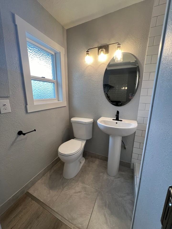 2001 Biehn Street ##05 - Photo 3 of 4