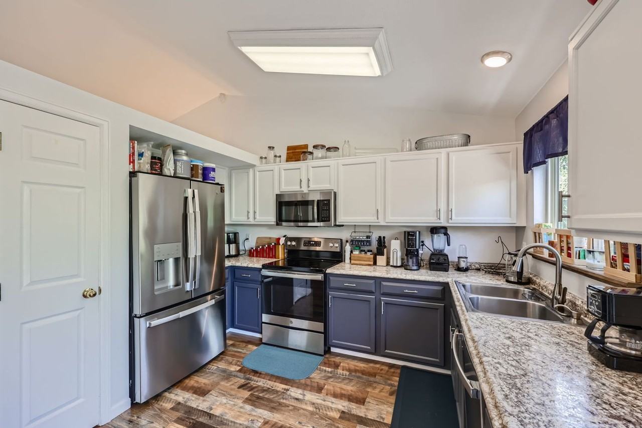 12585 Meadow Bridge Way - Photo 4 of 12