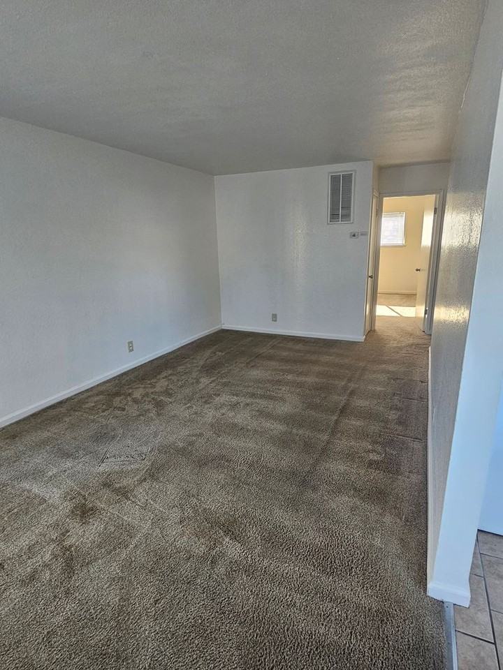 1937 Bristol Lane - Photo 2 of 5