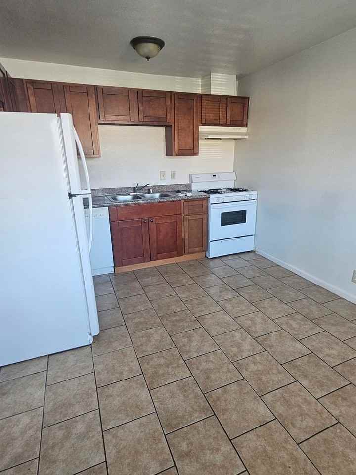 1937 Bristol Lane - Photo 3 of 5