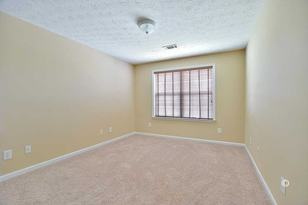 7915 Green Glen Dr - Photo 3 of 26