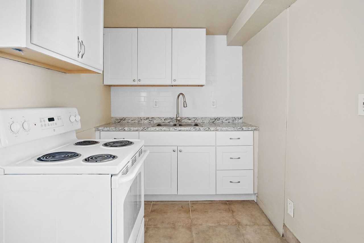 6905 Nw 12th St - Photo 2 of 6