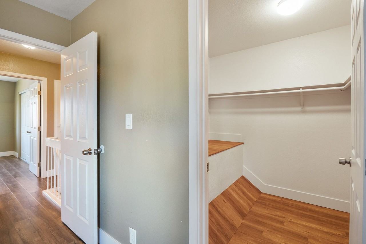 Pinebrook Apartments - Photo 7 of 12