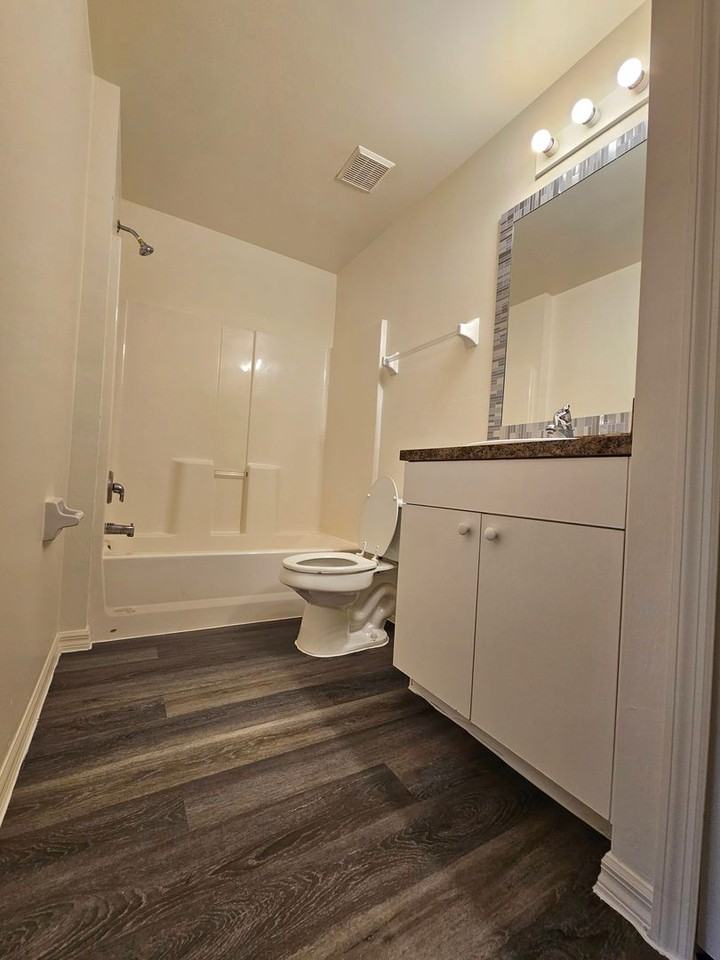 207 Hightower Ave S - Photo 7 of 16