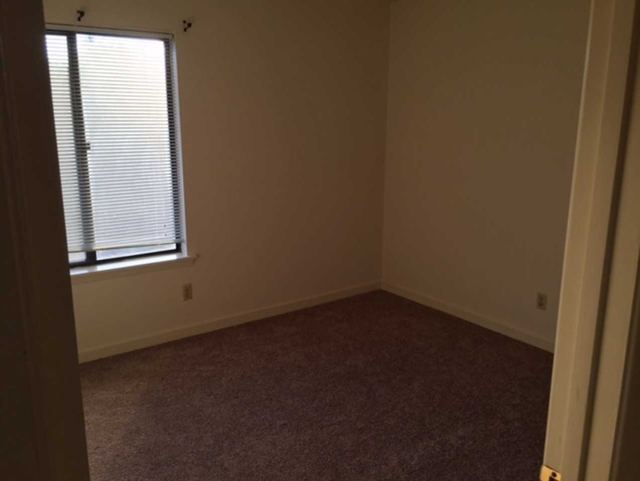 Laurel Street Apartments - Photo 2 of 18