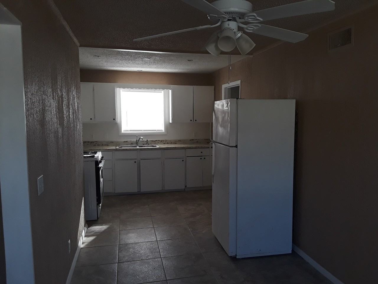 636 E 49th Pl N - Photo 7 of 17