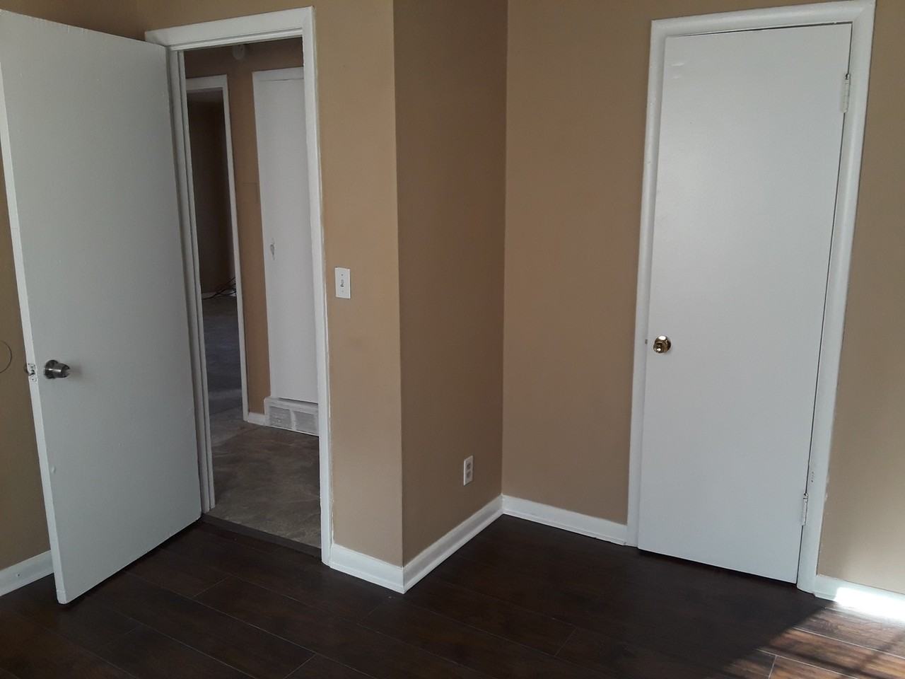 636 E 49th Pl N - Photo 2 of 17