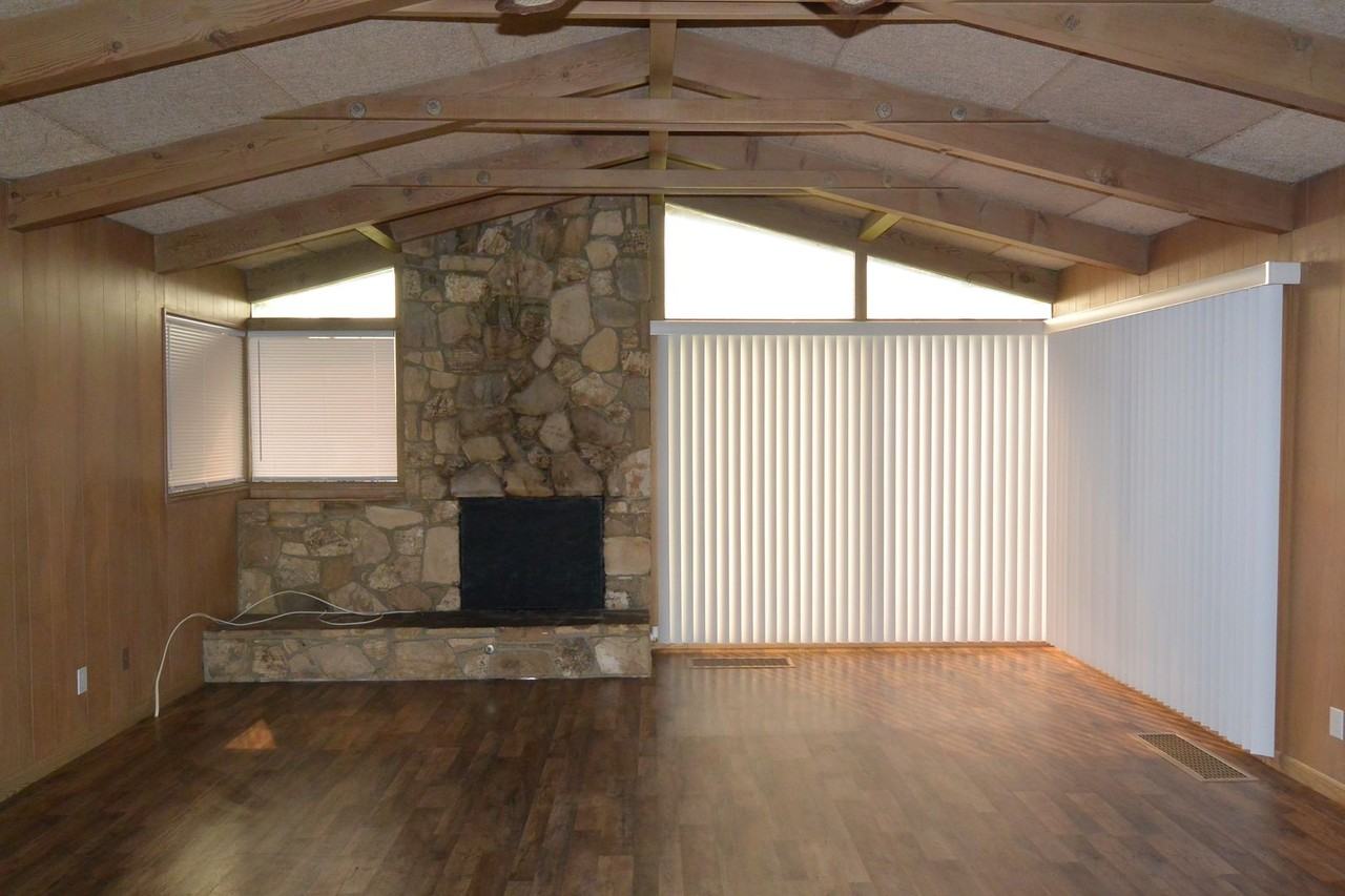 108 N Crenshaw St - Photo 2 of 18