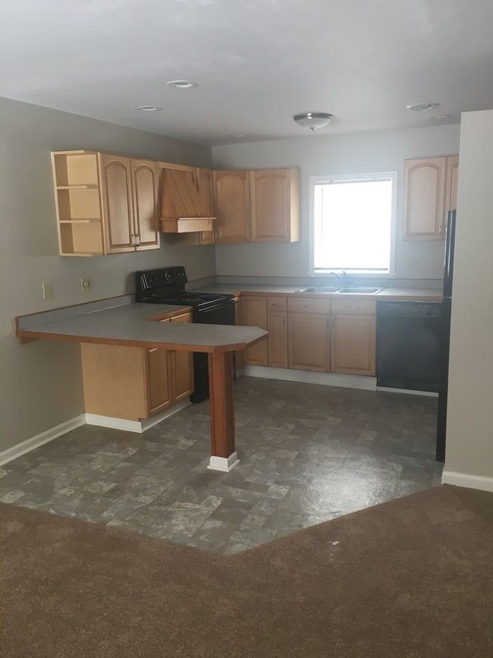 5904 Warren Dr - Photo 2 of 9