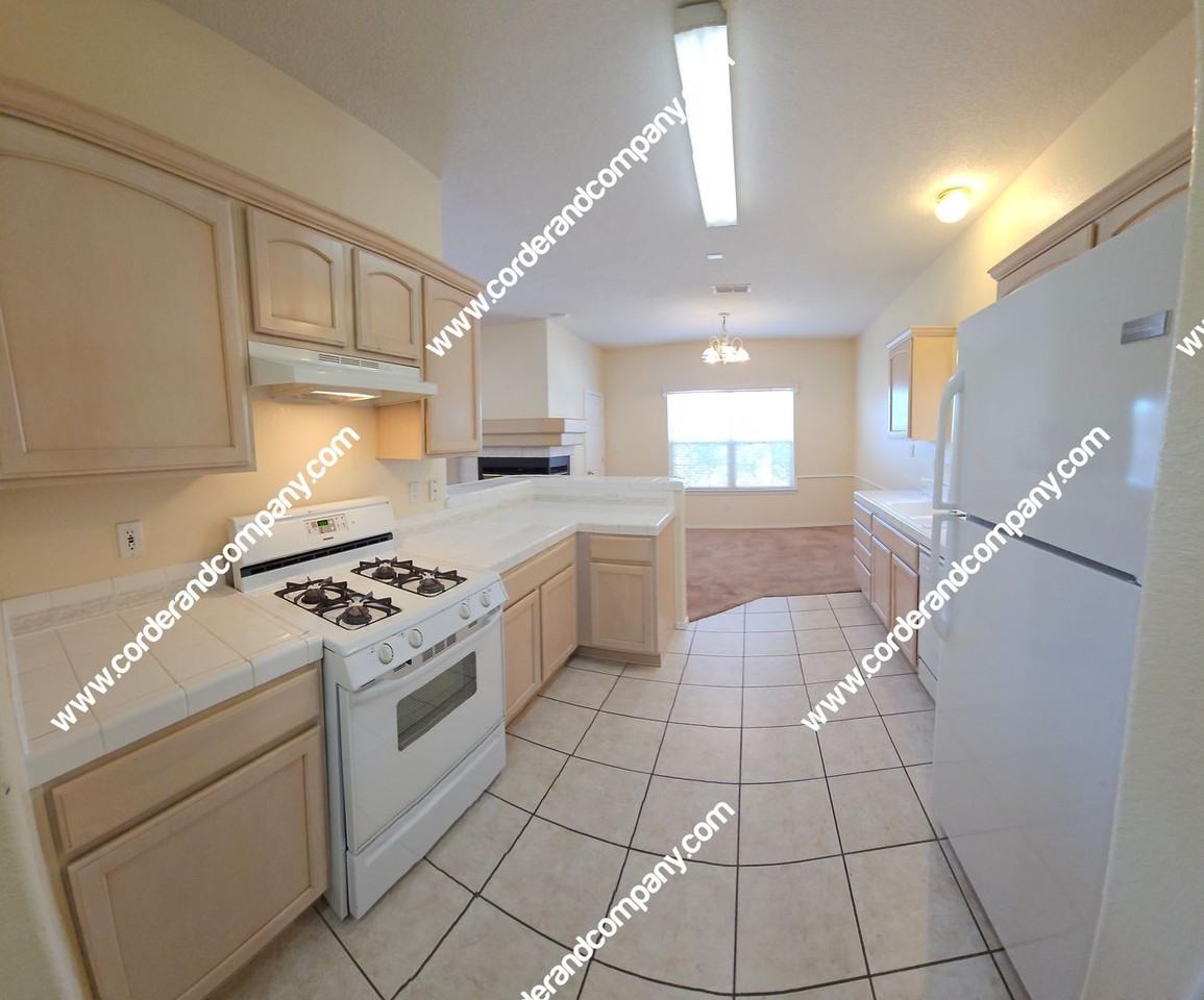 7431 Tricia Rd Ne - Photo 2 of 27