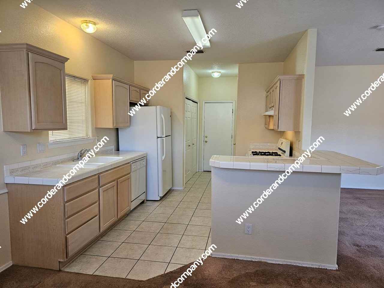 7431 Tricia Rd Ne - Photo 3 of 27