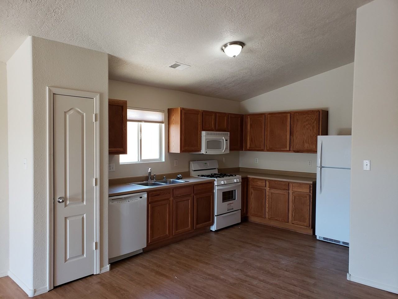 840 Purple Aster Ave Sw - Photo 5 of 16
