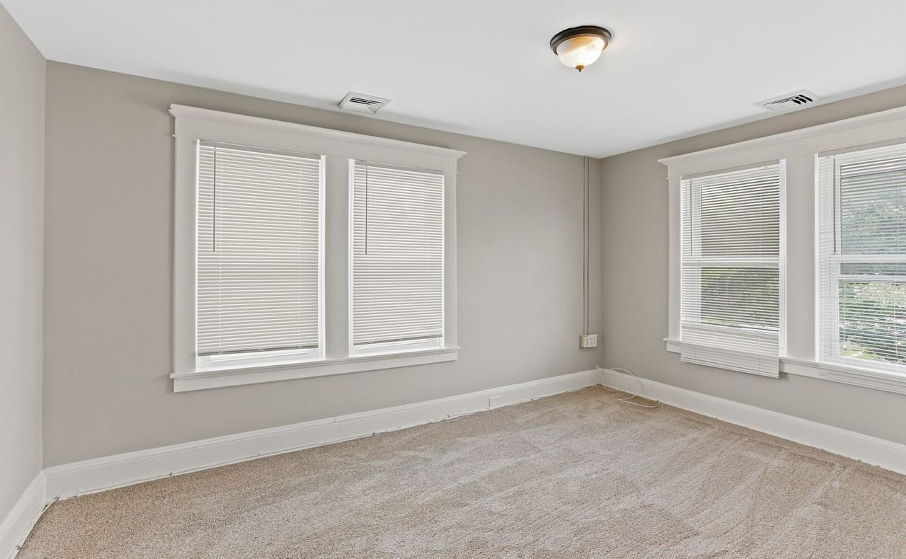 6 E Ridgeville Blvd #B - Photo 3 of 7