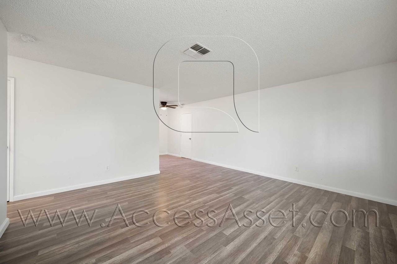 14710 Mesa St - Photo 3 of 22