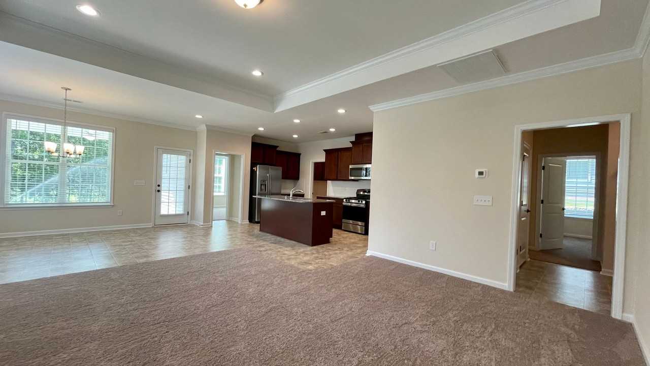 303 Starling Ave - Photo 6 of 39