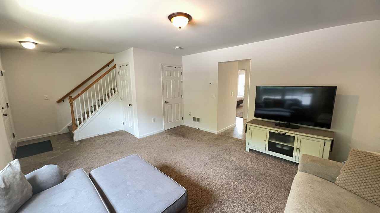 1 Christy Ct - Photo 7 of 31