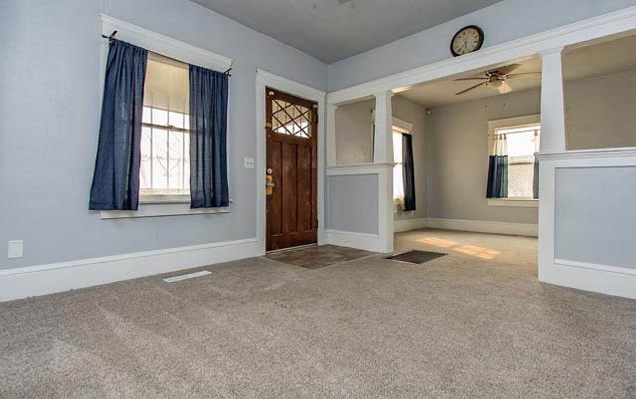 453 S Center St - Photo 2 of 13