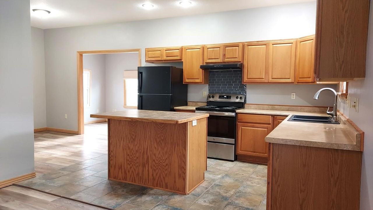 1604 N Joplin St - Photo 5 of 11