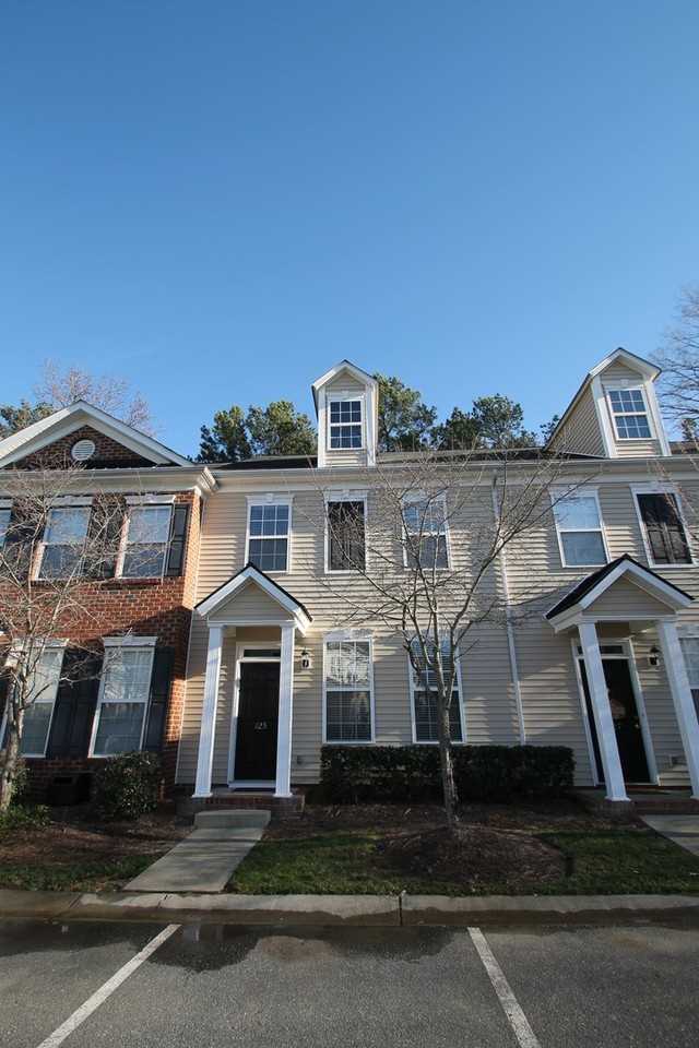125 Charterhouse Ln - Photo 2 of 37