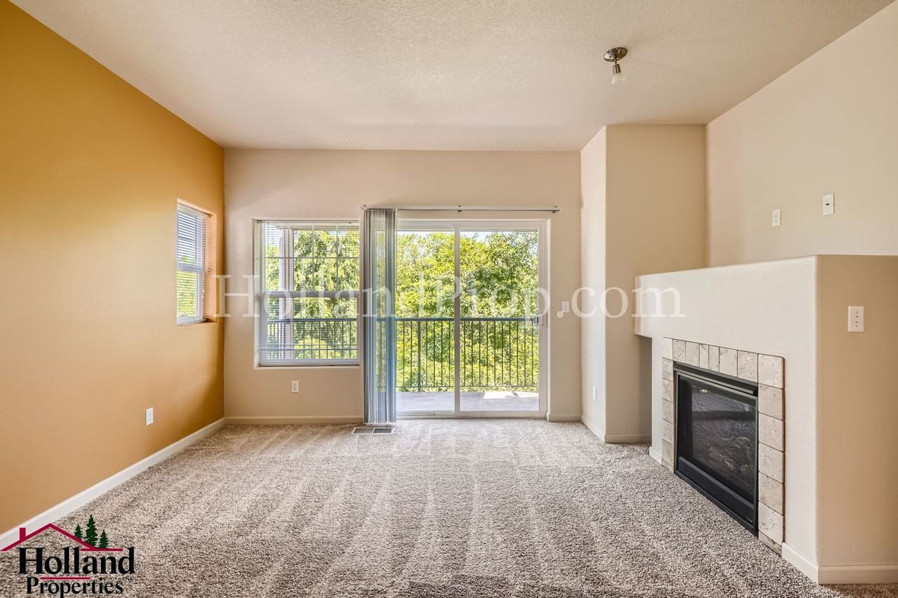 10733 Ne Gateway Pl - Photo 4 of 28