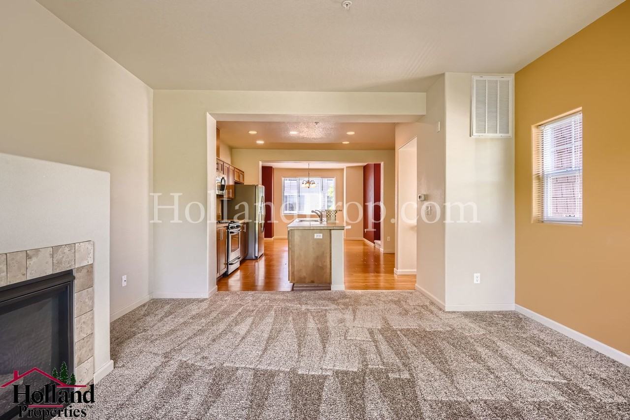 10733 Ne Gateway Pl - Photo 6 of 28