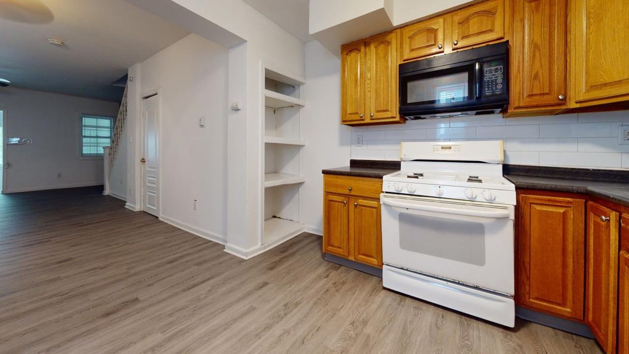 139 N 51st St - Photo 4 of 16