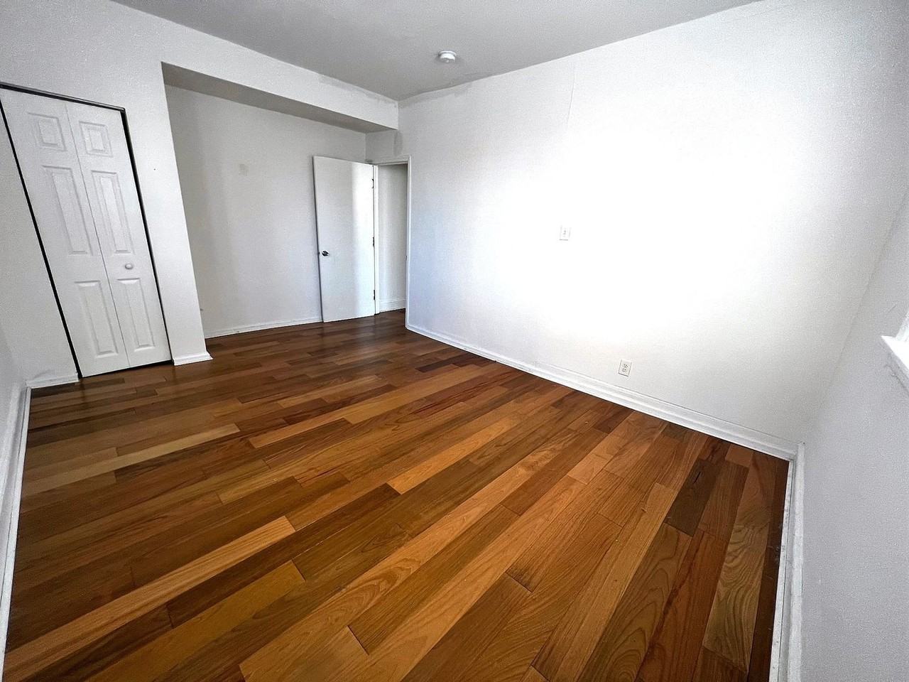 1633 S 6th St - Photo 3 of 9