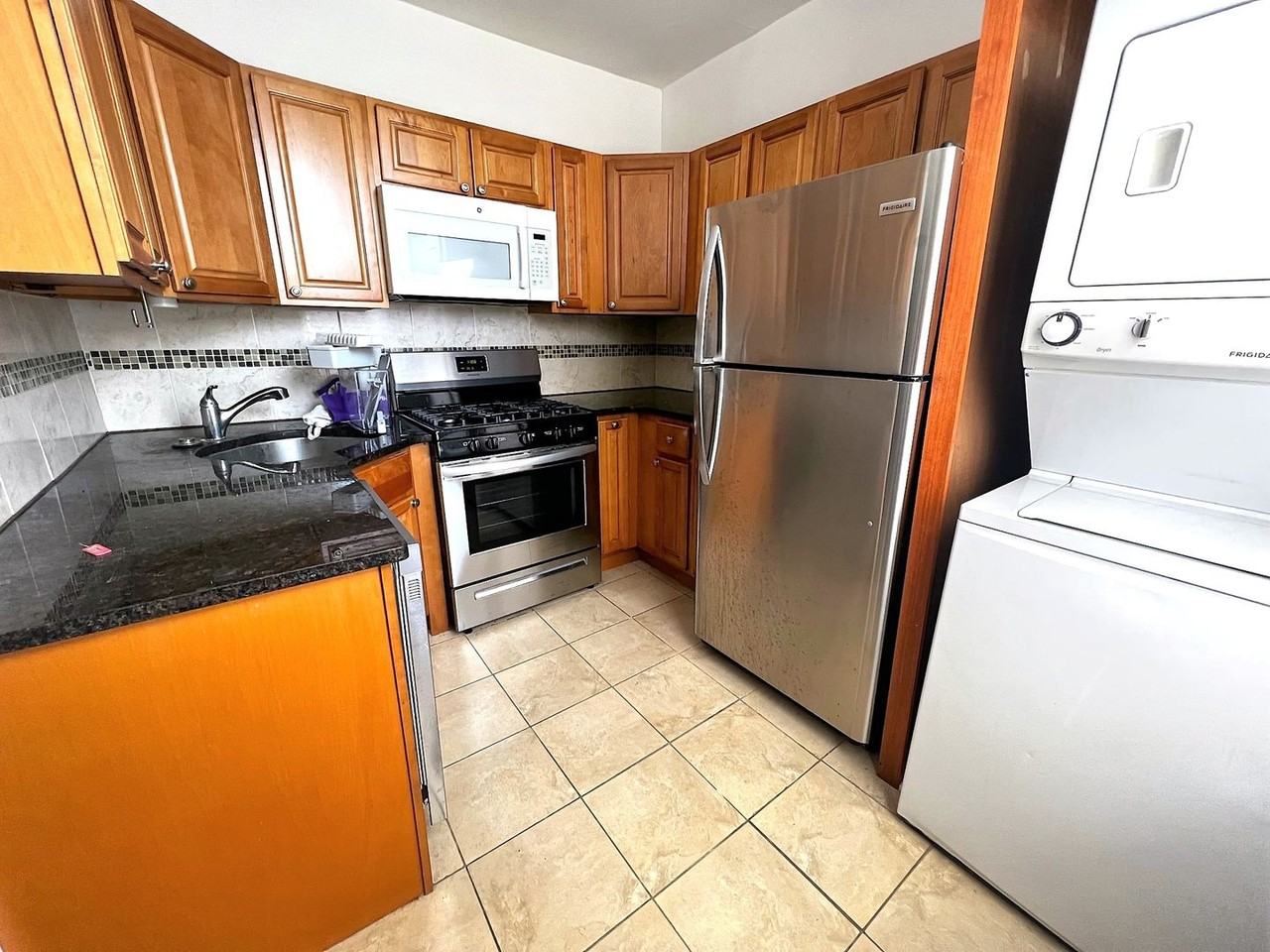 1633 S 6th St - Photo 2 of 9