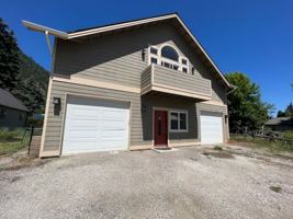 featured image of 215 W Whitman St