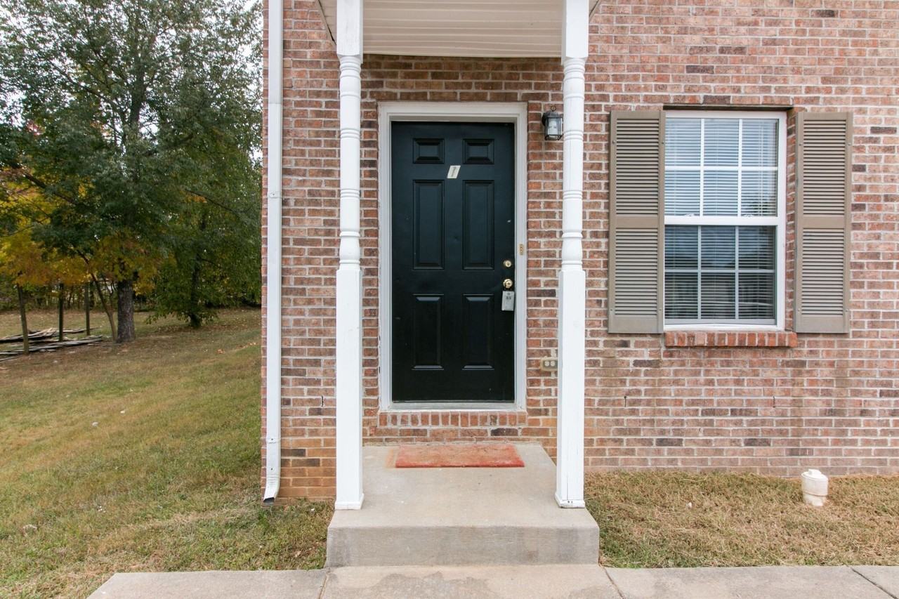 809 Oak Arbor For Rent - Photo 4 of 25