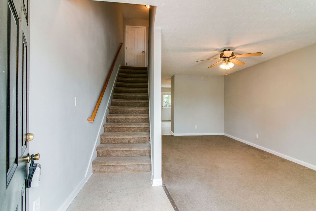 809 Oak Arbor For Rent - Photo 5 of 25