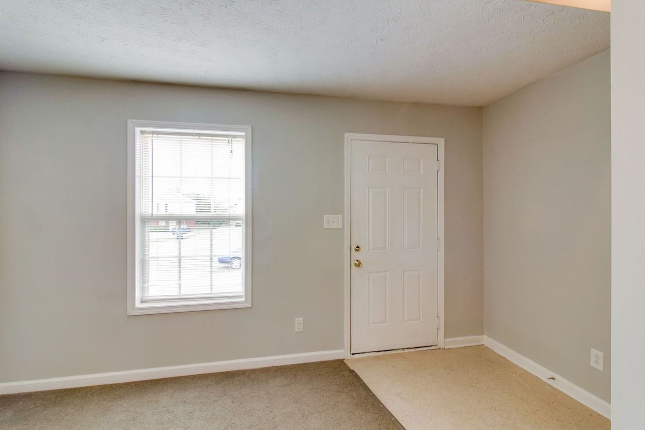 809 Oak Arbor For Rent - Photo 6 of 25