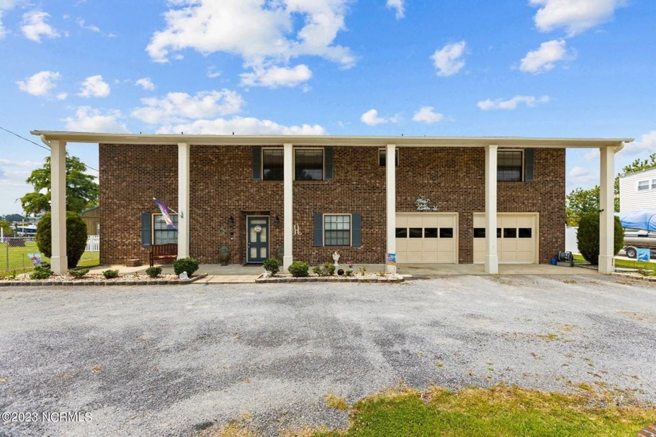 68 Blackbird Lane - Photo 2 of 47