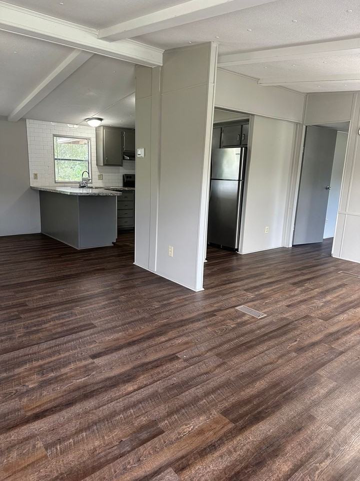 103 Davis Rd E - Photo 2 of 9