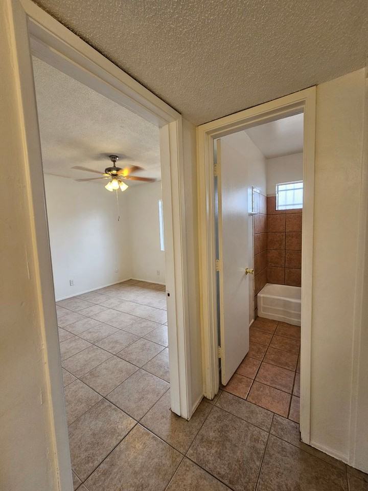 270 Maple Ave - Photo 7 of 12