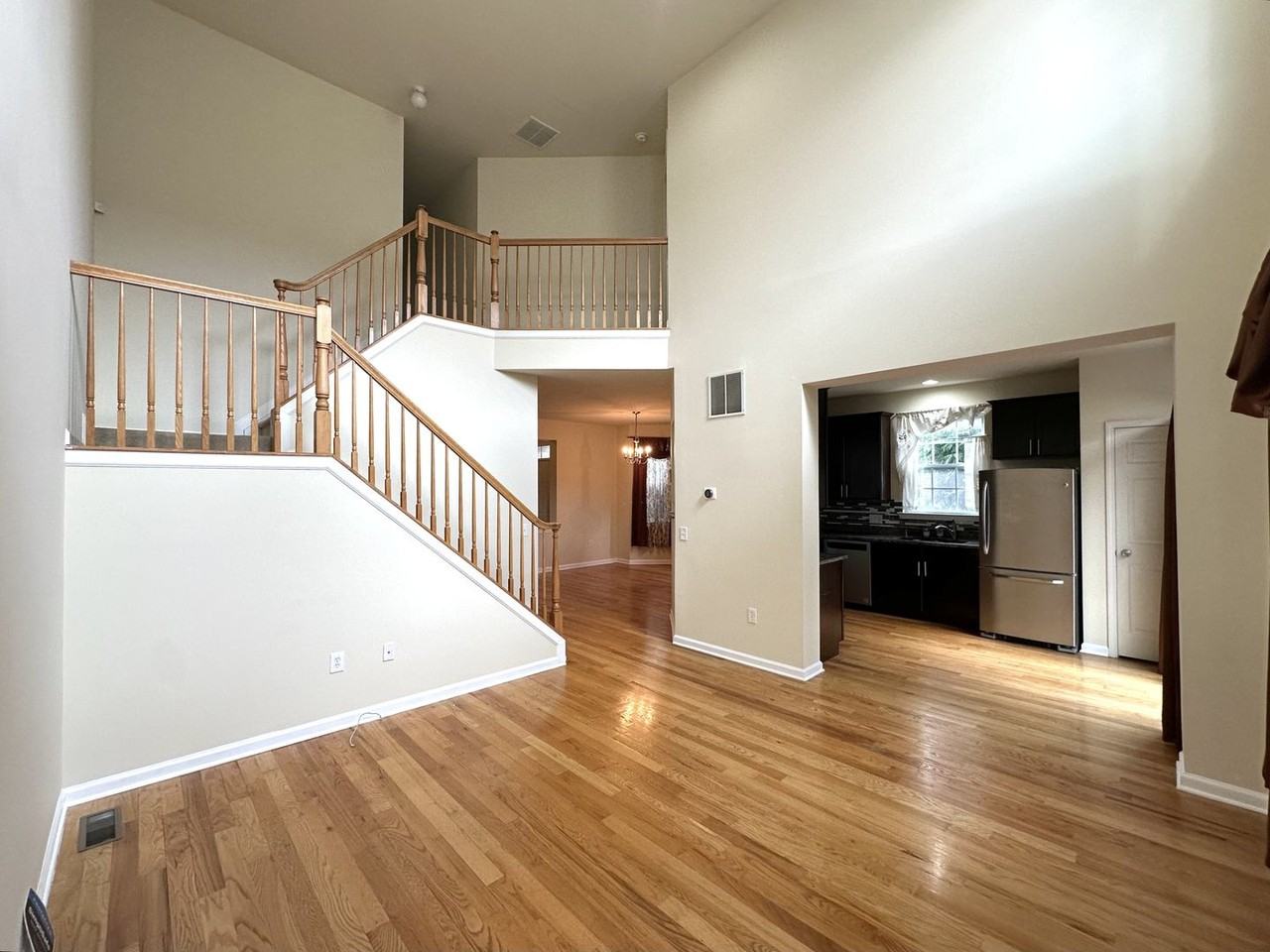 801 Juniper Ct - Photo 3 of 19