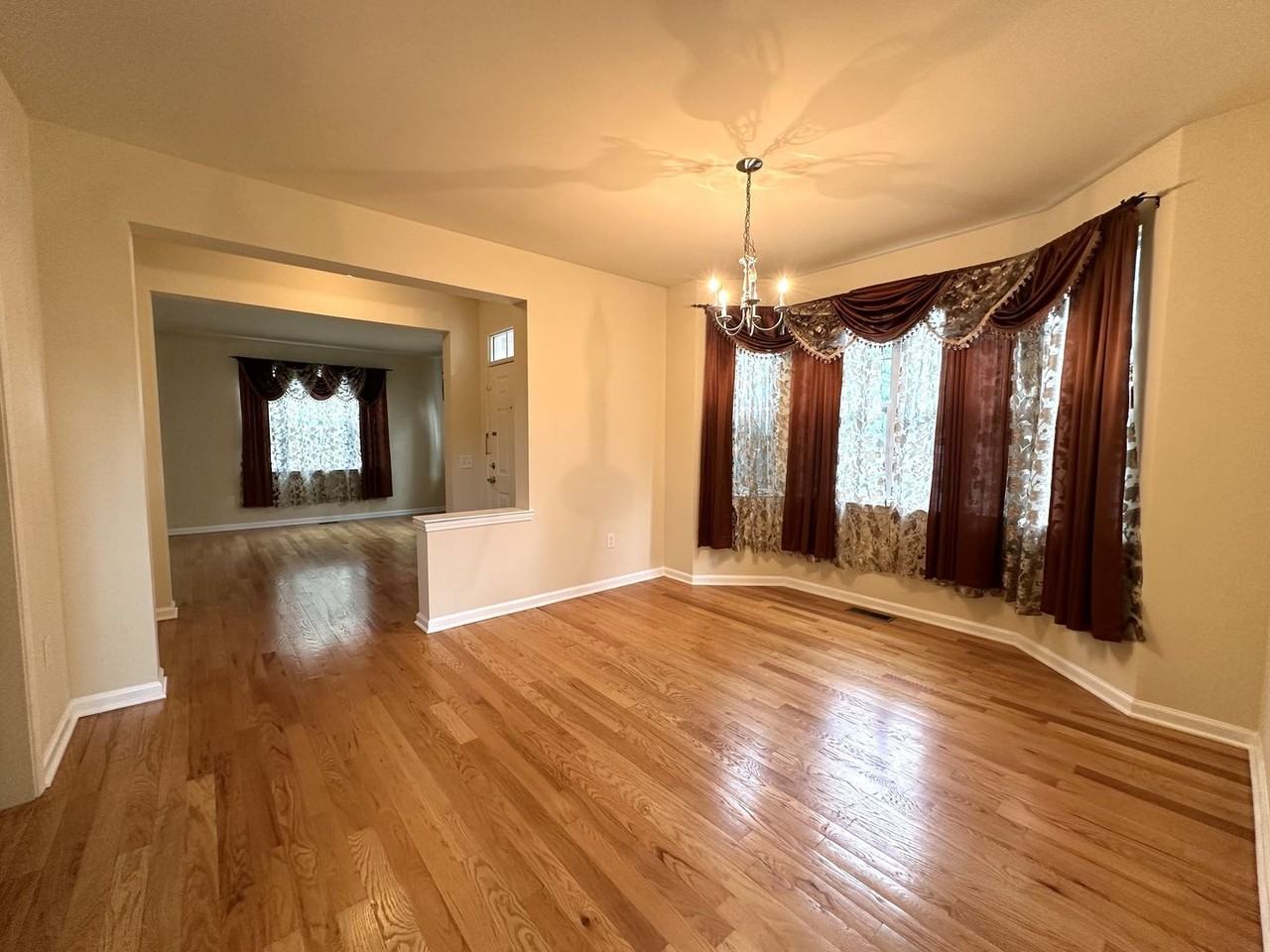 801 Juniper Ct - Photo 4 of 19