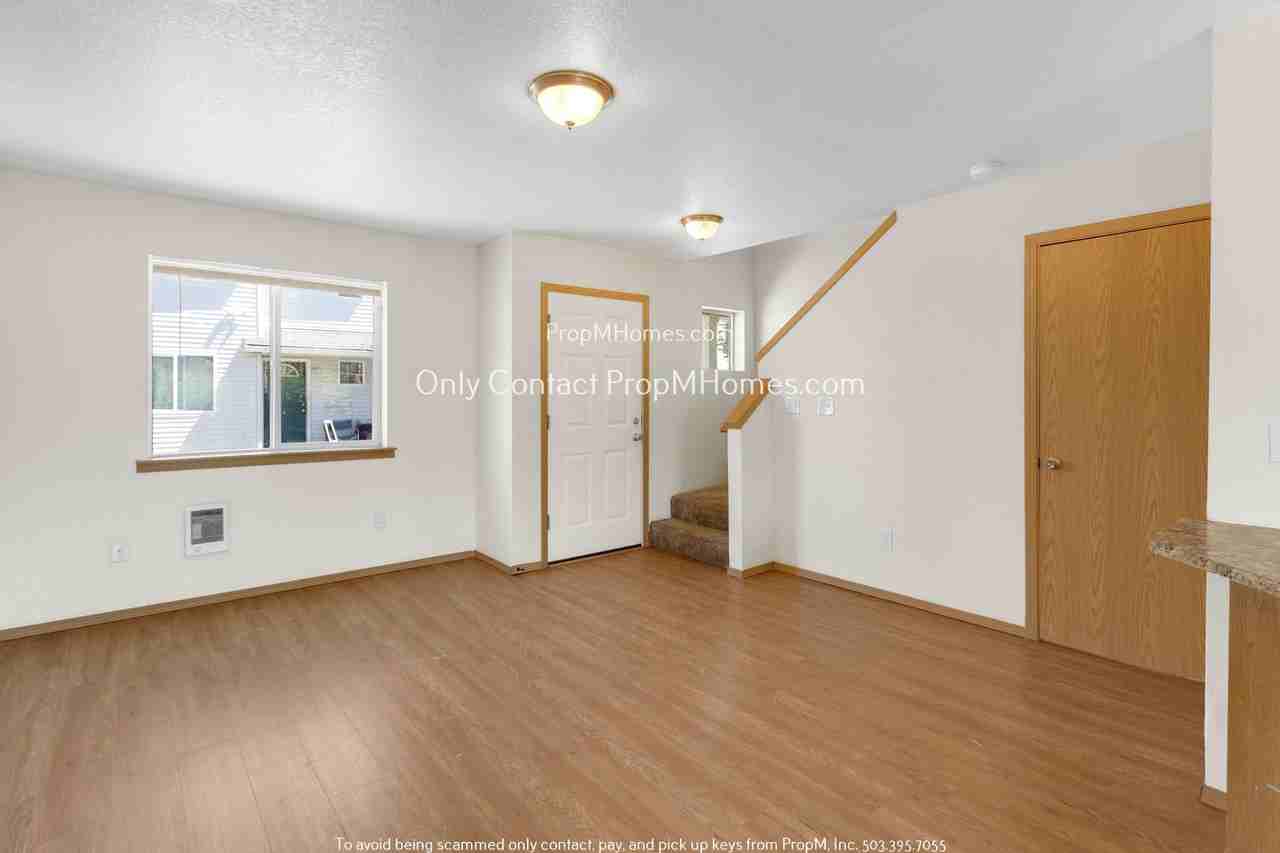 SE 90th Place - Photo 2 of 20