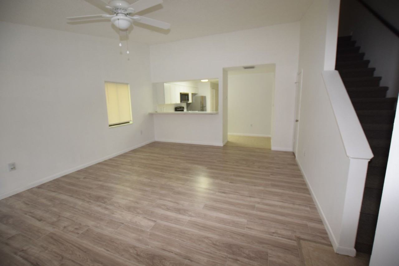 910 Sumter St - Photo 7 of 23