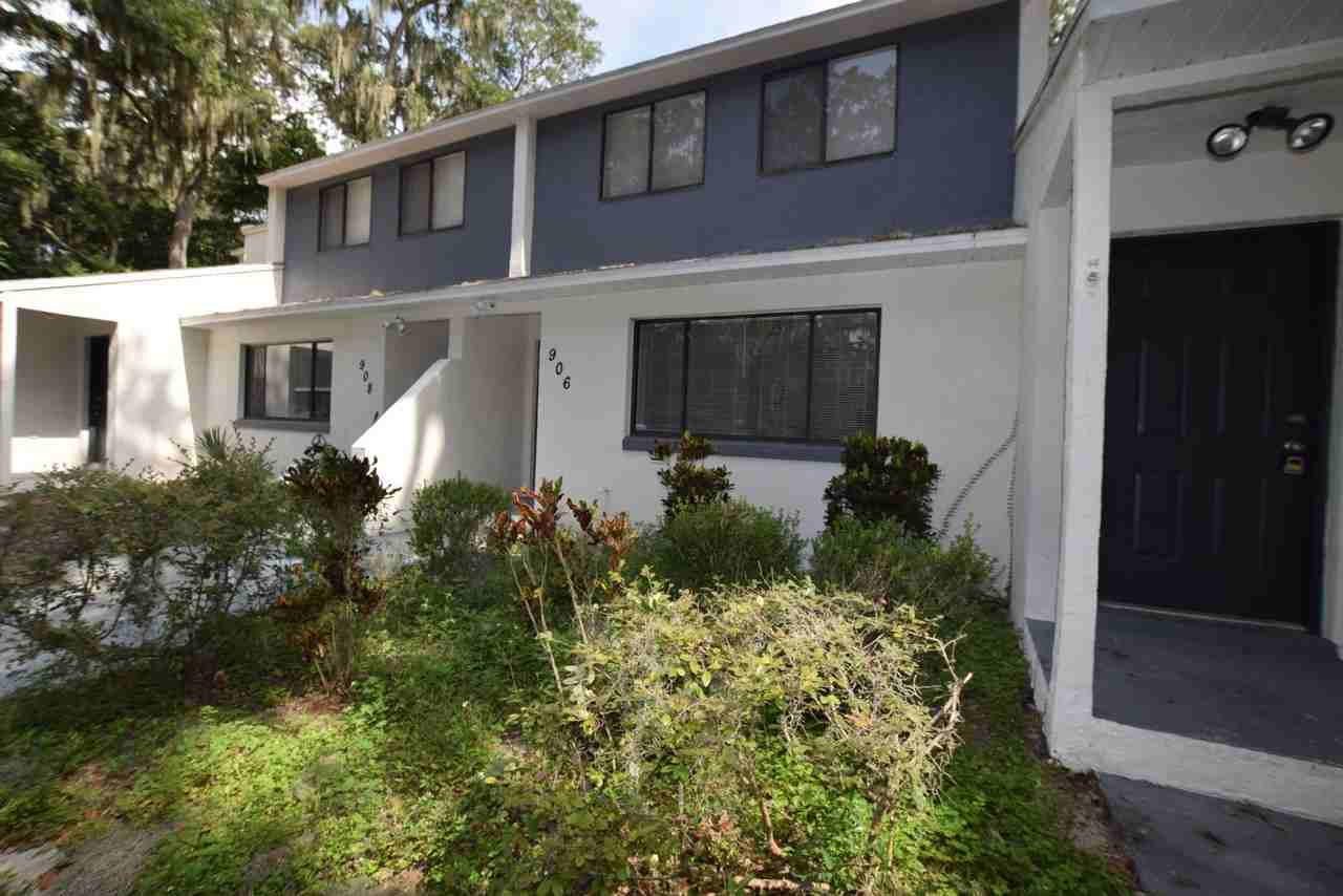 906 Sumter St - Photo 2 of 26