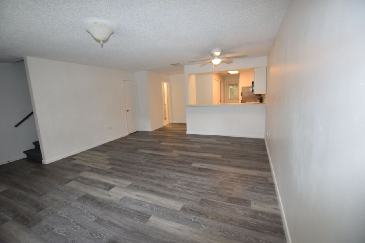 906 Sumter St - Photo 5 of 26