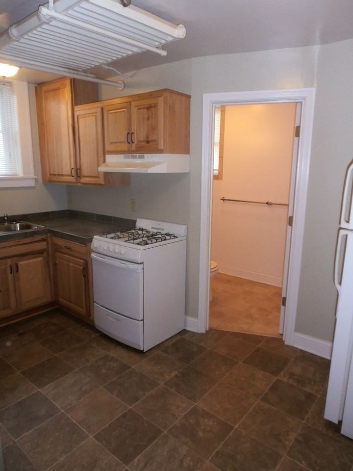 1635 Sherburne Ave - Photo 5 of 29